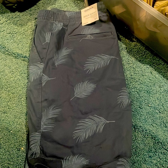 Shorts - Picture 2 of 3